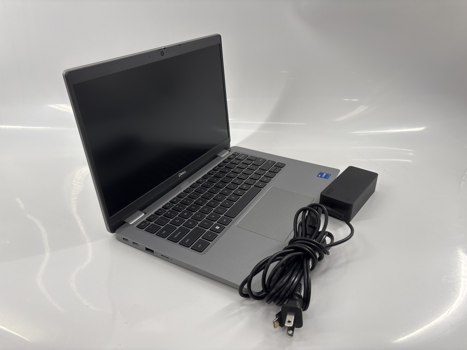Dell Latitude 5330 Core i7 | 32GB 512GB-SSD | Great Condition*
