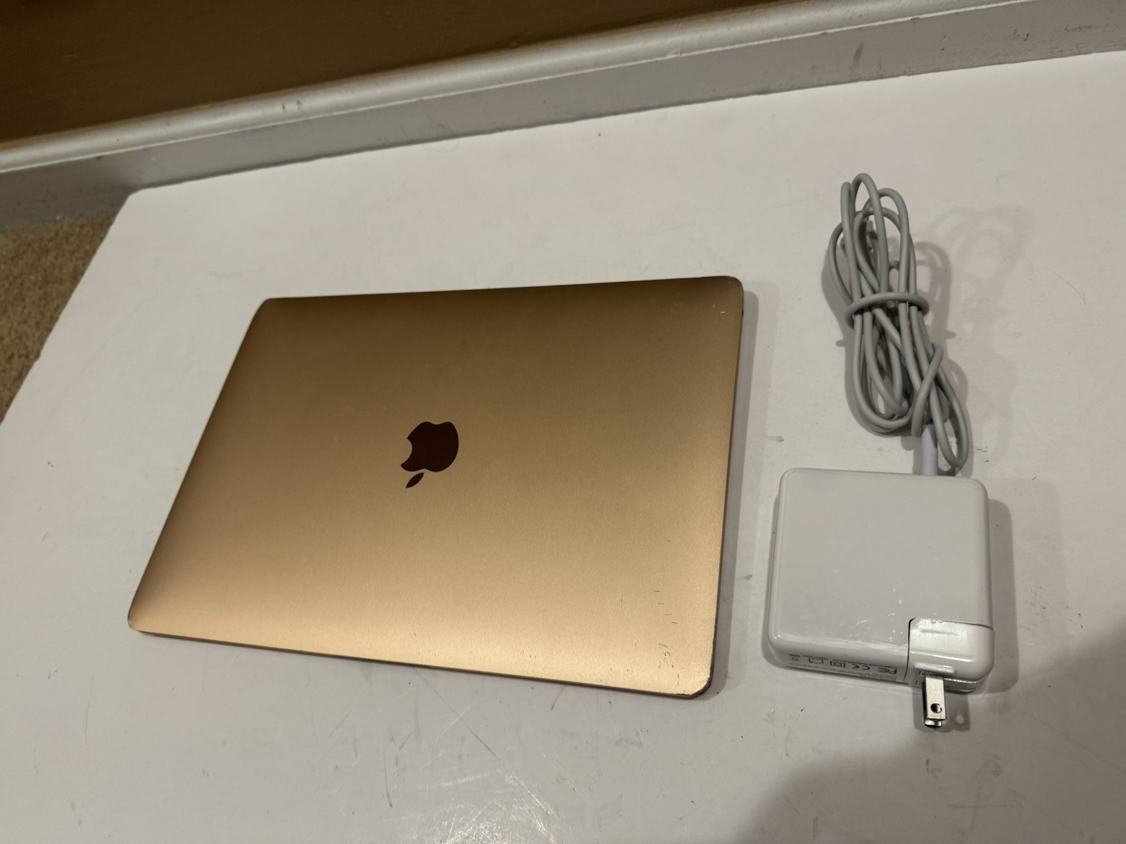 MacBook Air 13″ A2337 FOR PARTS, REPAIR Password LOCKED Internal Cracked Screen