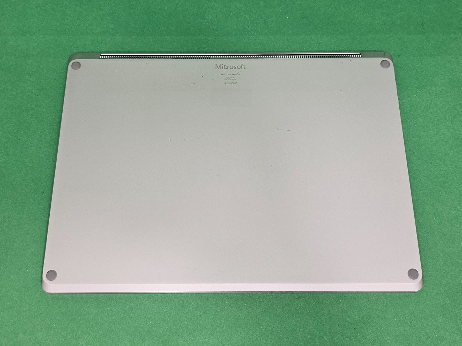 Microsoft Surface Laptop 2 1769 13.5″ Touch Core i5-8350U 8GB RAM 256GB SSD