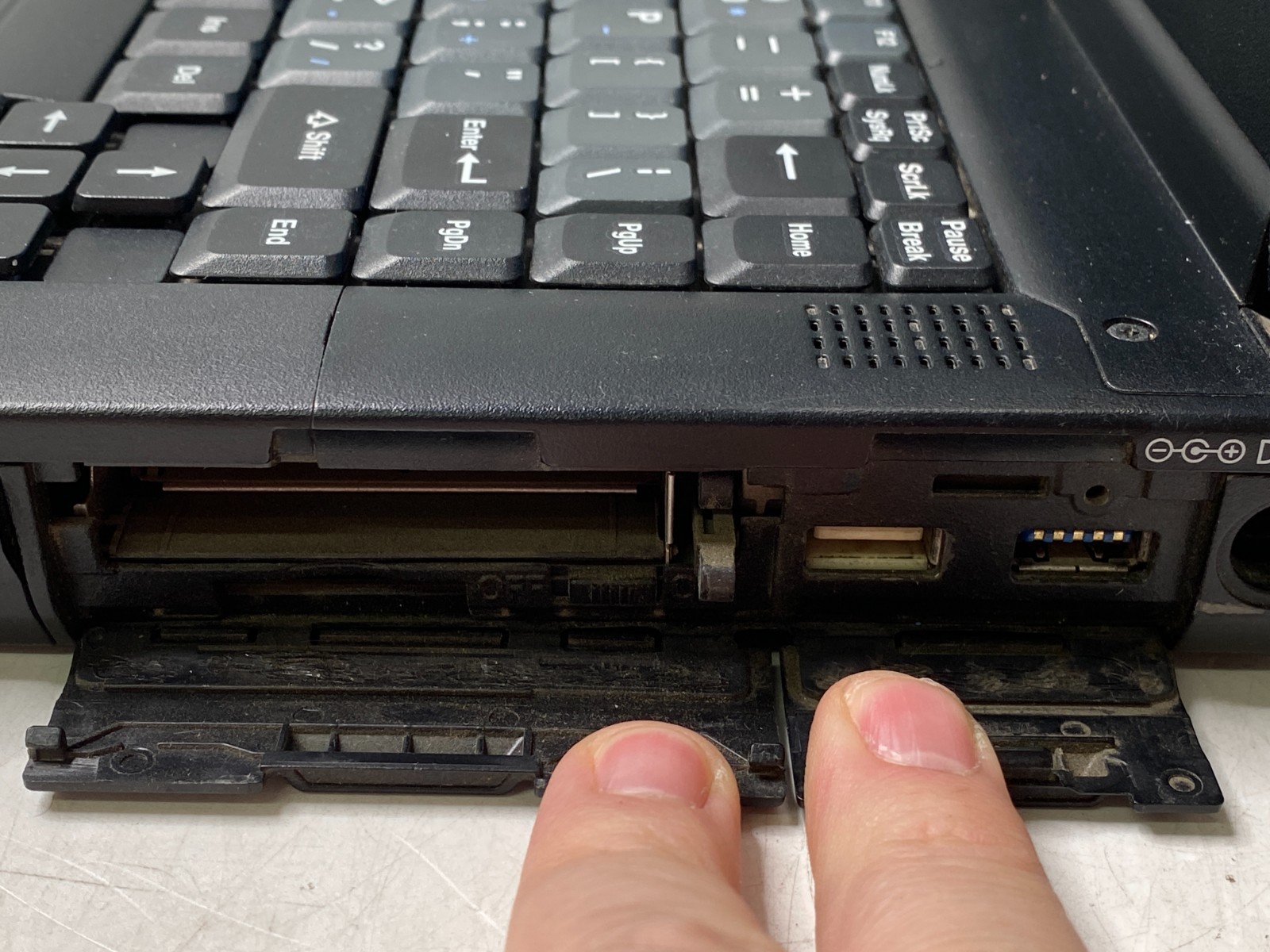 Panasonic CF-53 i5 16GB DDR3 500GB SSD Windows 11 Pro – Read Description