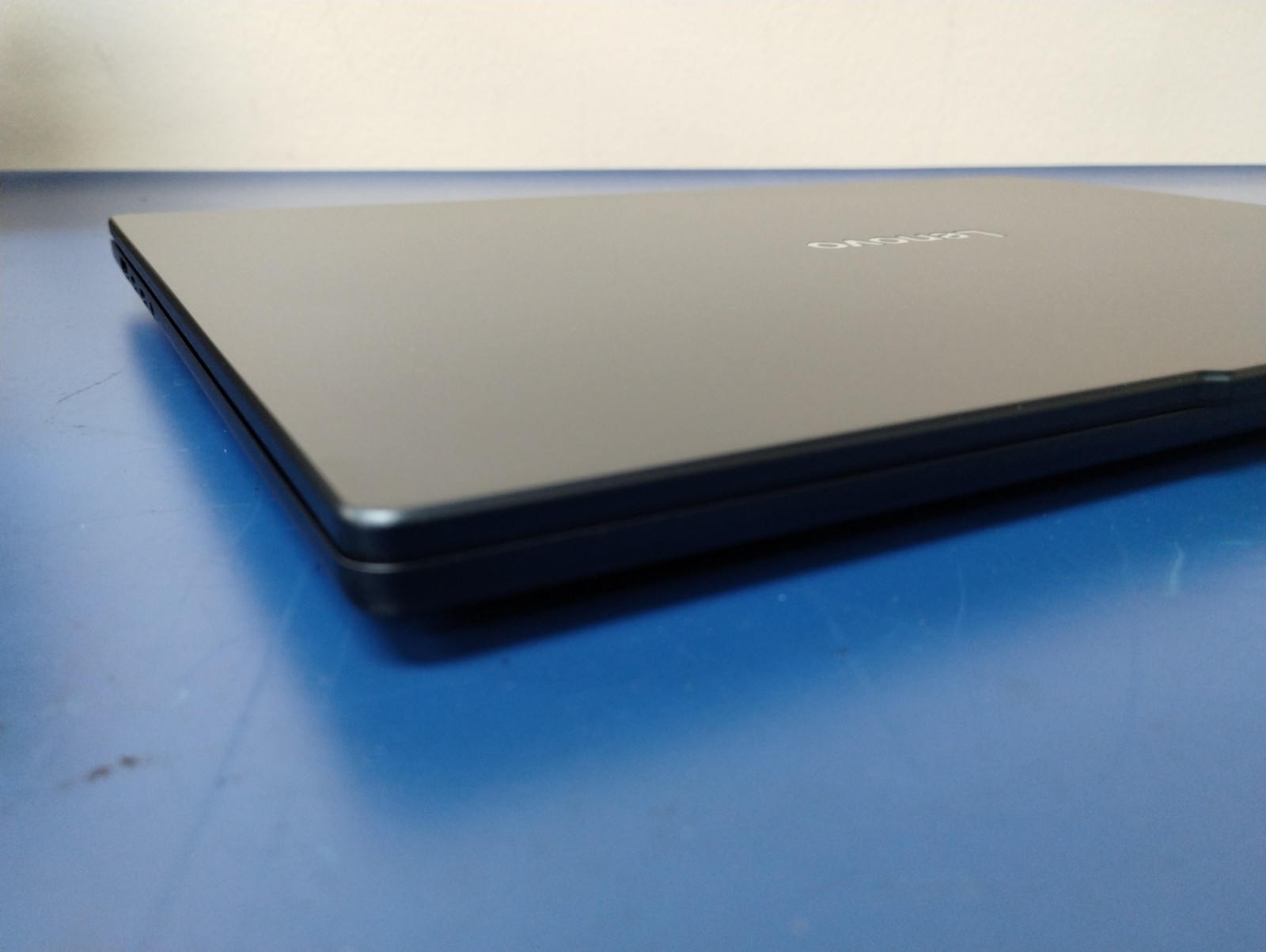 LENOVO SLIM 7 14ILL10, Intel Core Ultra 7 258V, 2.20 GHz, 32 GB RAM, 1 TB NVMe