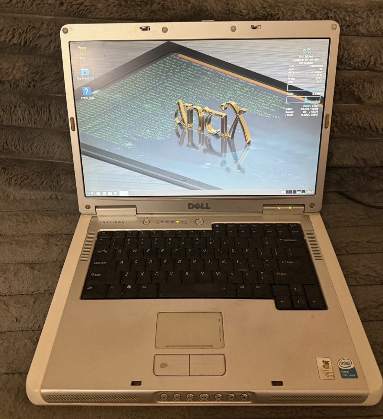 Dell Inspiron 1501 Notebook Laptop 15.4″ Silver Intel Core Duo 2GB 120GB