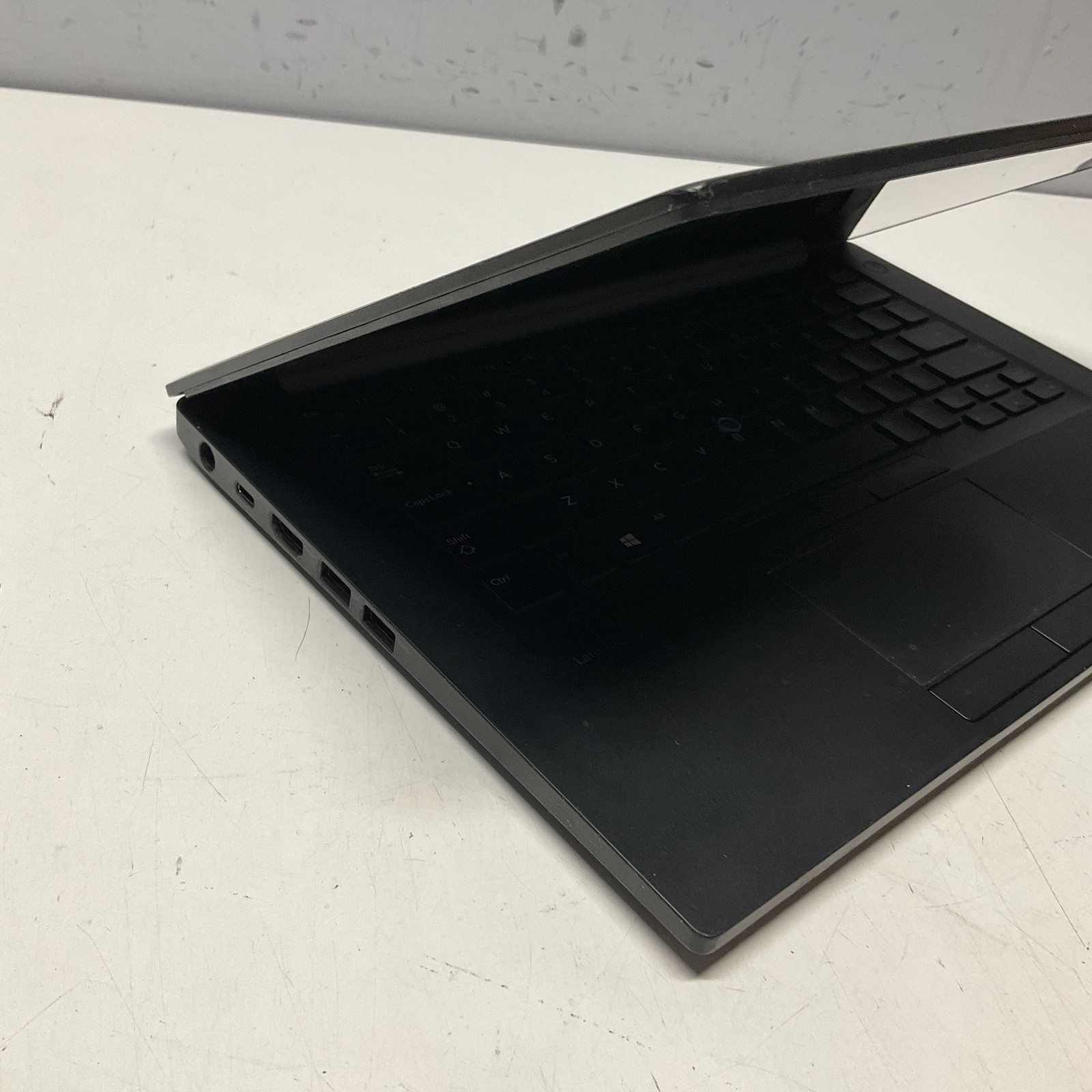 Dell Latitude 7480 14.0″ | Intel i5-7300U 2.6GHz | 4GB RAM 256GB SSD Win 10 Pro