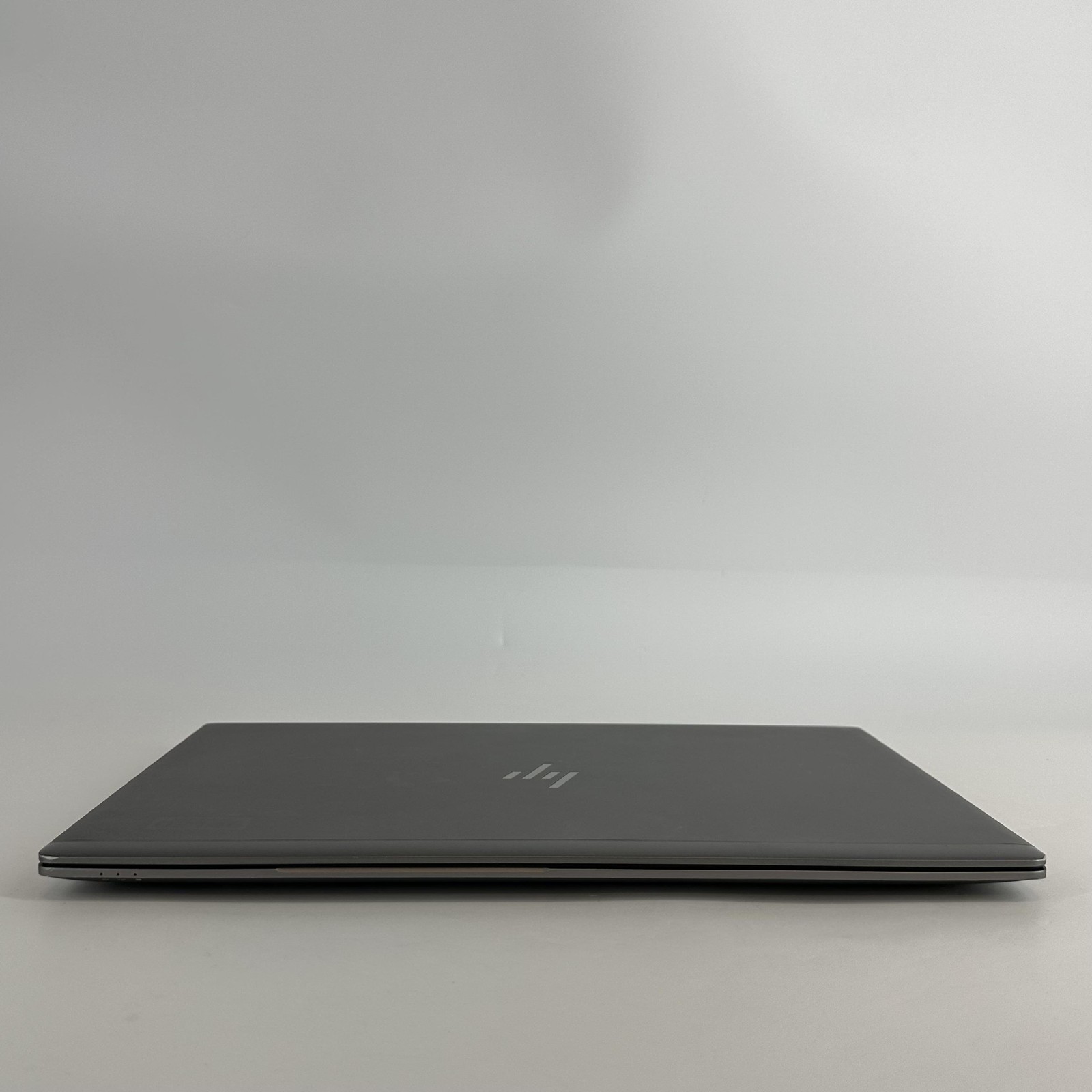 HP ZBook 15u G6 Gray FHD i7-8665U 1.90GHz 16GB 256GB SSD Very Good DEAD PIXEL