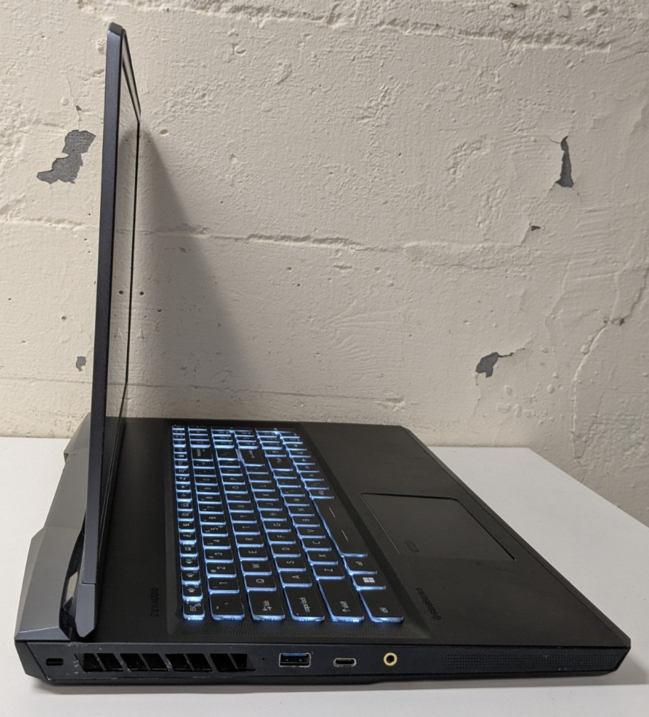 MSI MS-17K3 WE76 11UM 17.3″ Intel i9-11980HK 64GB DDR4 RTX A5000 1TB SSD W11P