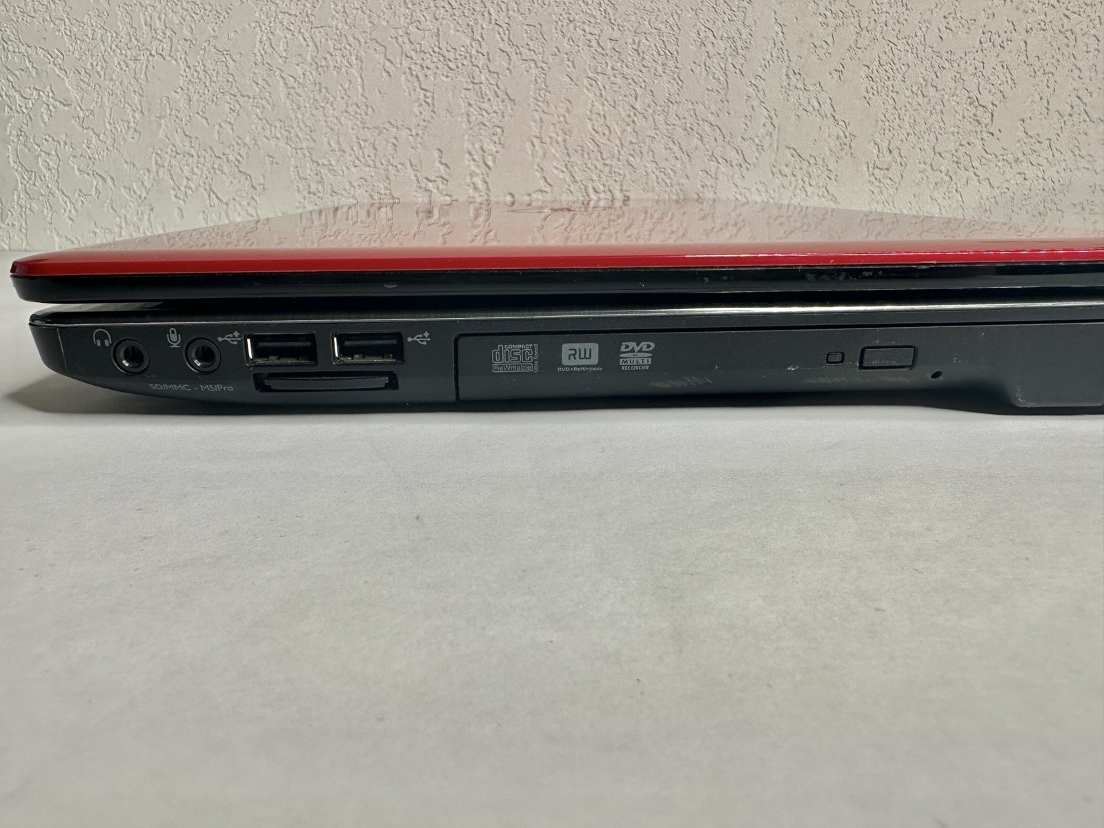 Dell Inspiron 1564 15.6” Laptop i3 2.13GHz 4GB RAM Windows 10 Home w/ Charger