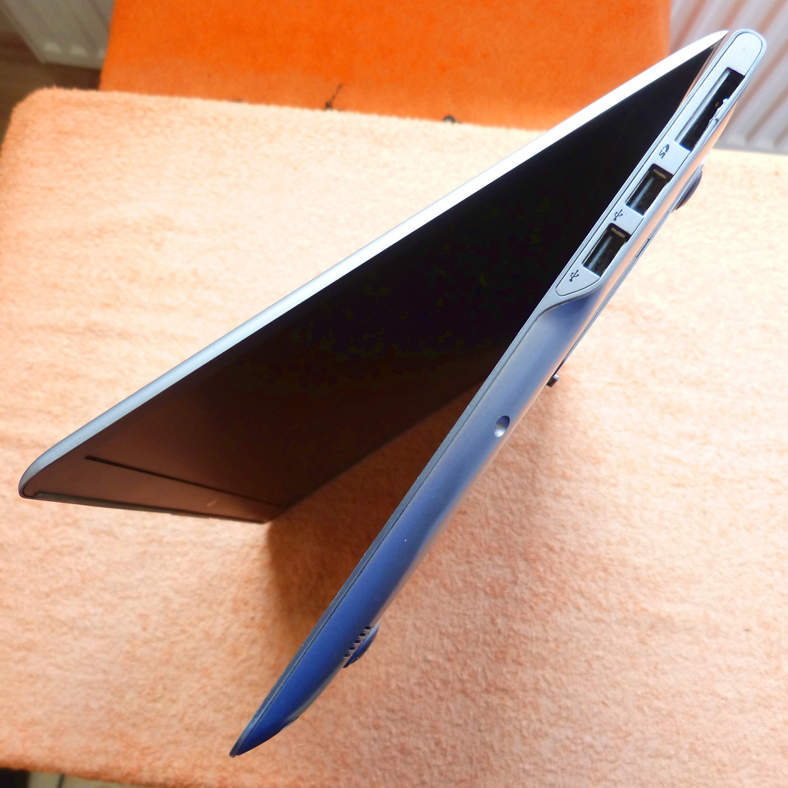 Samsung 530U Business 13″ l METAL ULTRABOOK I 1TB SSD Windows 11 12GB RAM