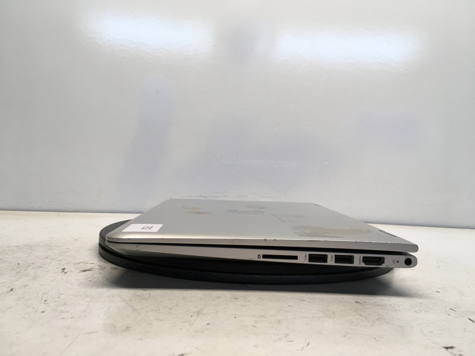 HP Pavilion m3-u001dx Intel i3-6100U 2.3GHz 6 GB NO HDD