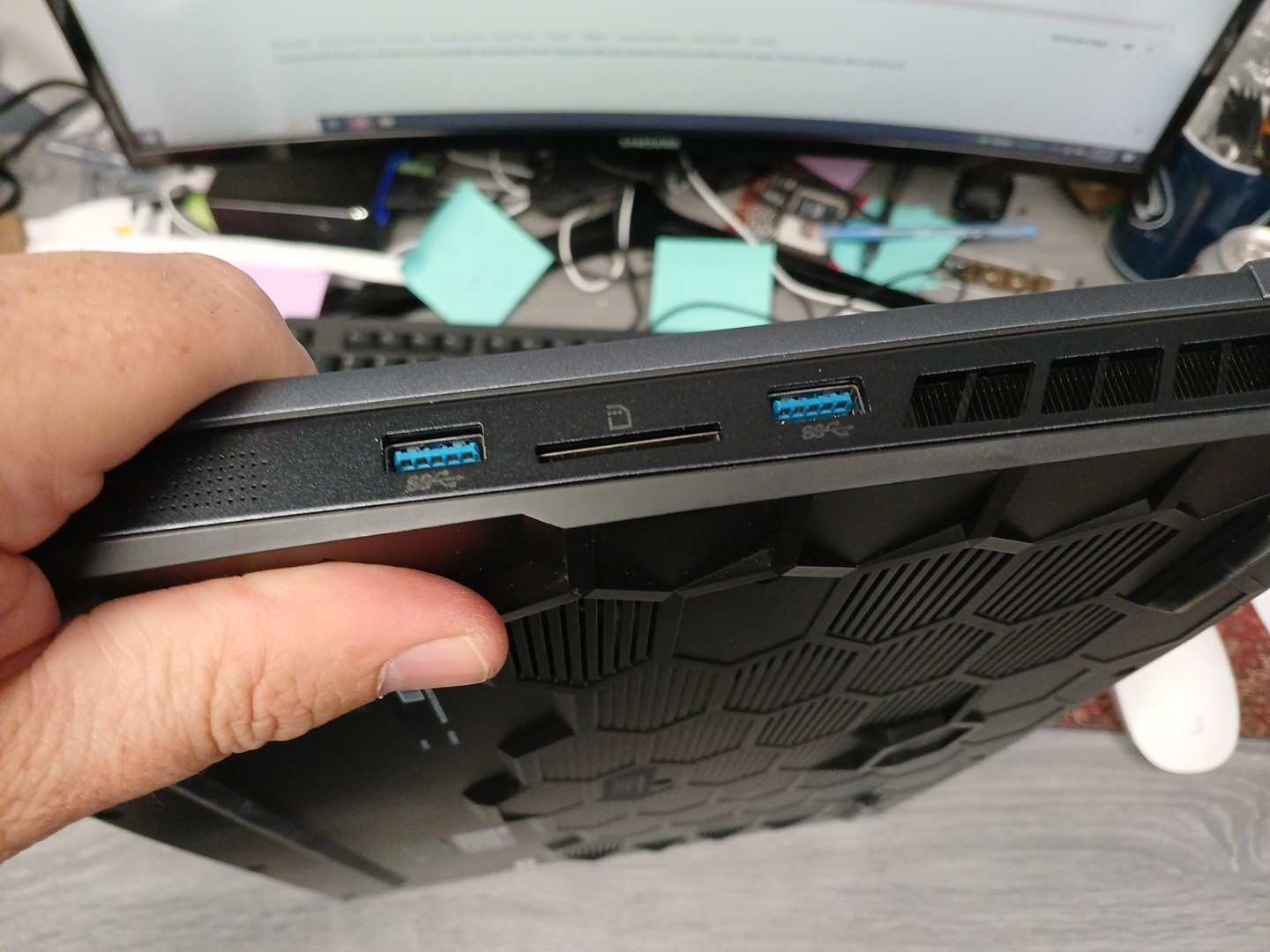 MSI Raider 15 15.6″ – i7 – 32GB – No Drives – Parts 14