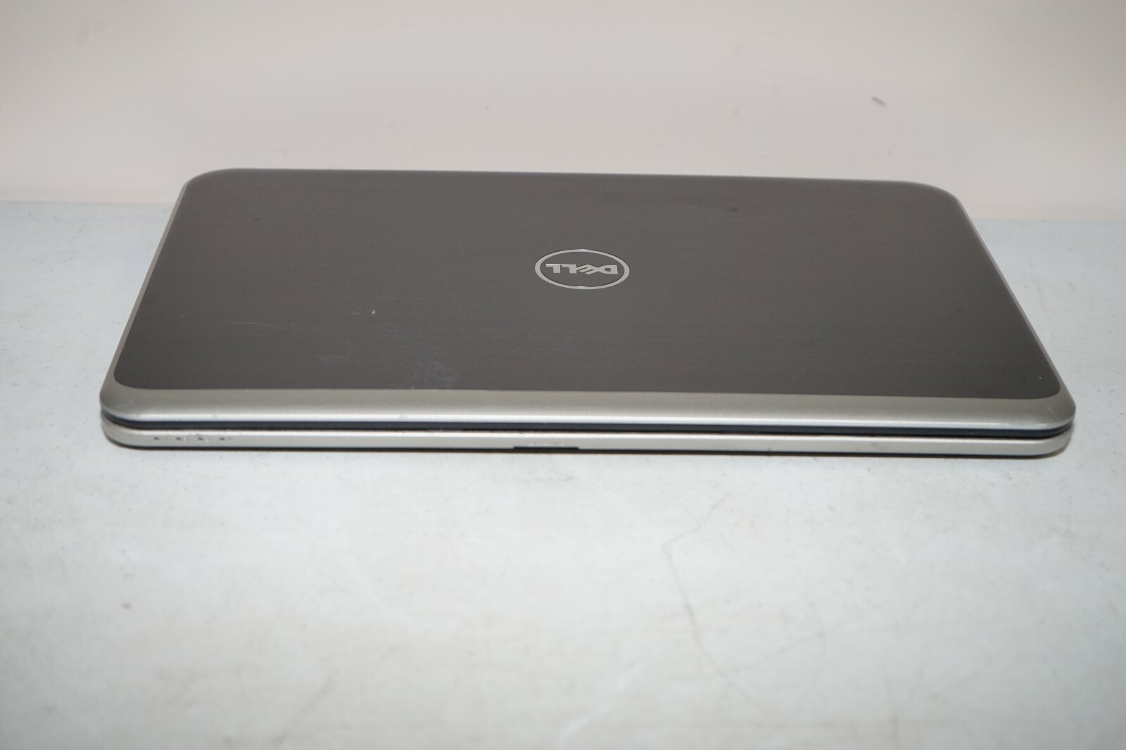 ^ Dell Inspiron 5721 Intel Core i5 3337U @1.8GHz No Ram No HD #C113