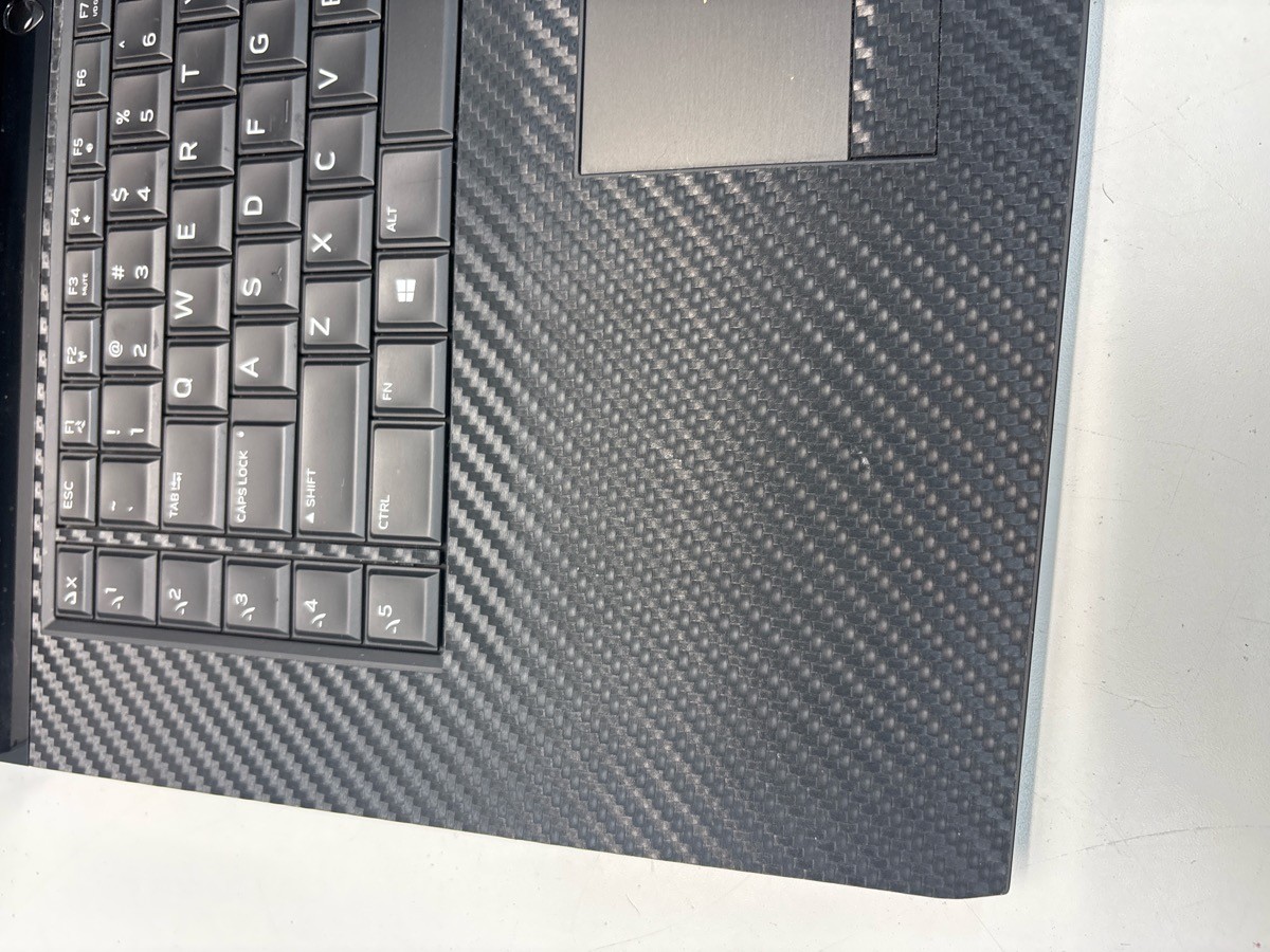 ALIENWARE LAPTOP P69F PRE-OWNED (P23017363)