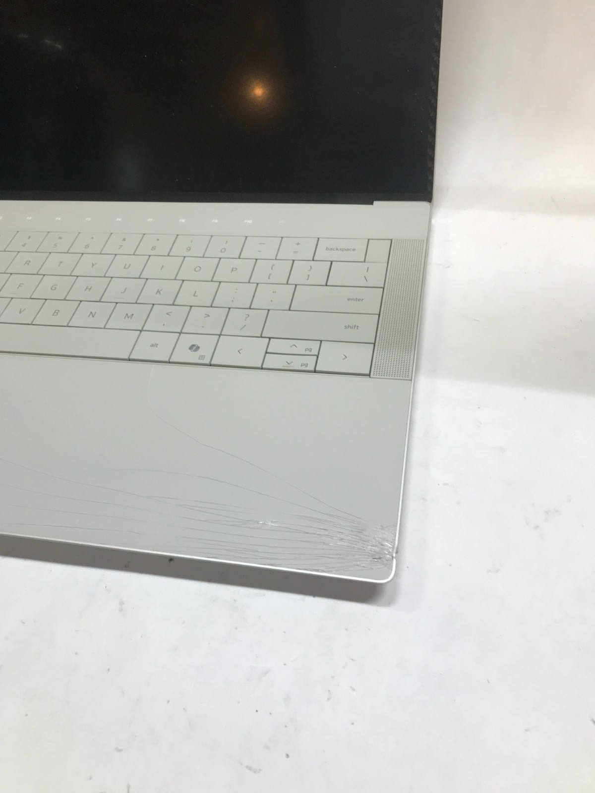 Dell XPS 14 9440 14″ Intel Core Ultra 7 155H 32GB RAM RTX 4050 NO SSD For Parts
