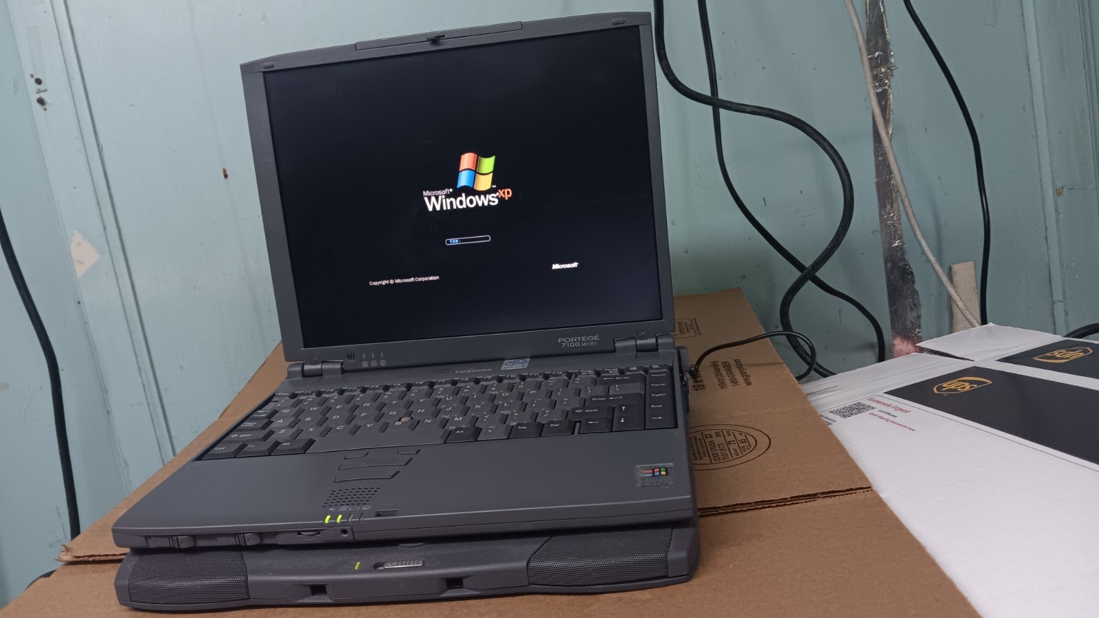 Vintage Toshiba Portege 7100CT Laptop Windows XP pro Docking station DVD Floppy