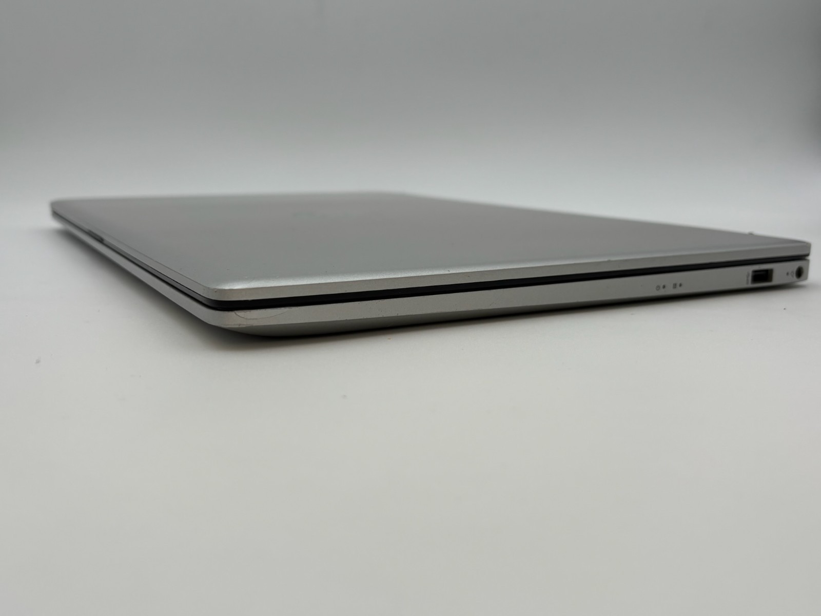 HP Laptop 17-cn2983dx 17.3″ 256 GB SSD 8 GB RAM i3-1215U Windows 11 Home