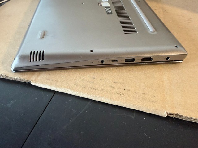 Lenovo 520S-14IKB i5-8250U 256GB SSD 8GB RAM (No Charger Included)