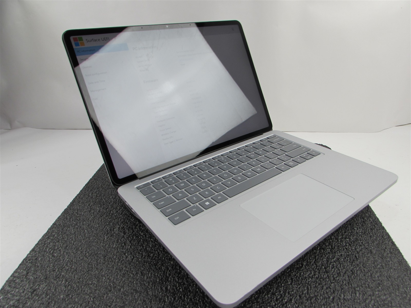 Microsoft Surface Laptop Studio 1964 i7-11370H 1TB SSD 32GB RTX A2000 *No A/C*
