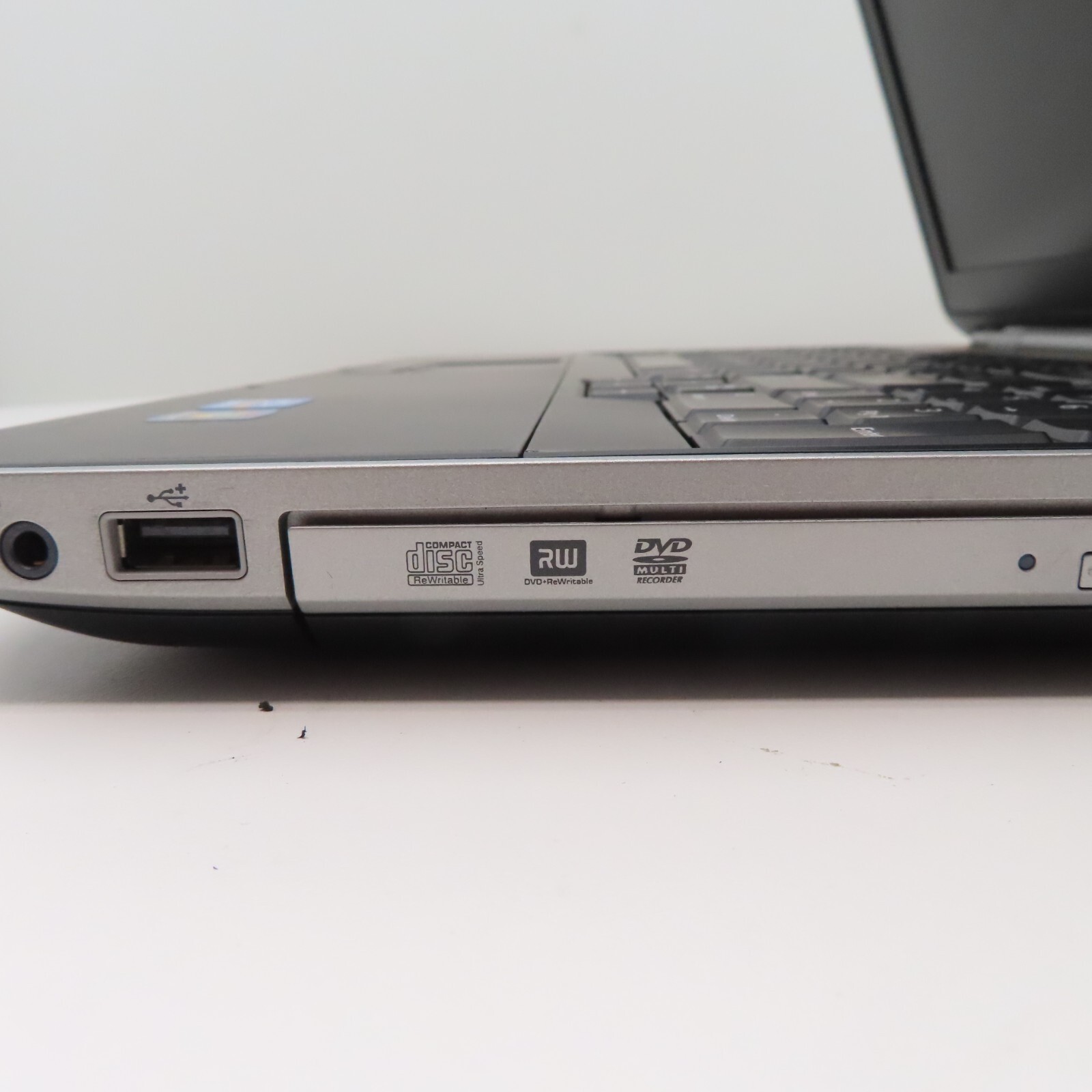 Dell Latitude Laptop Intel Core i5 2.50GHz 2 Cores 4GB DDR3 SDRAM