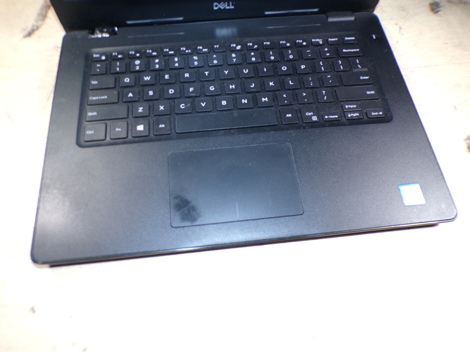 DELL LATITUDE 3490 INTEL CORE I5-8250U 1.60GHZ 16GB RAM **MISSING HINGE COVER **