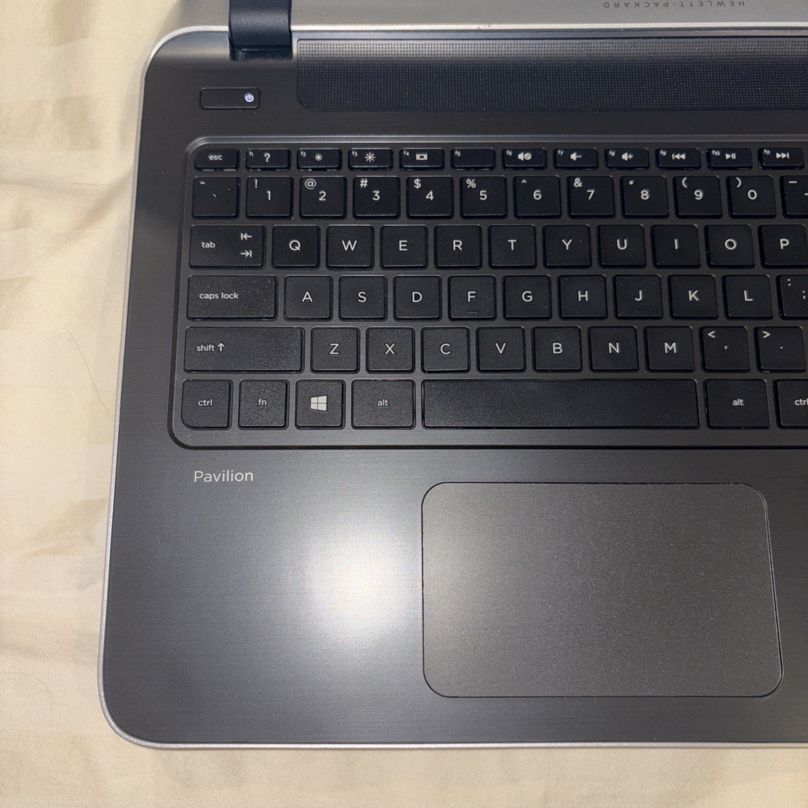 HP Pavilion 15t-p1 15.6″ Notebook 0 i5-4210U 1.70 GHz, 12 GB, 1 TB, Win 10 Home