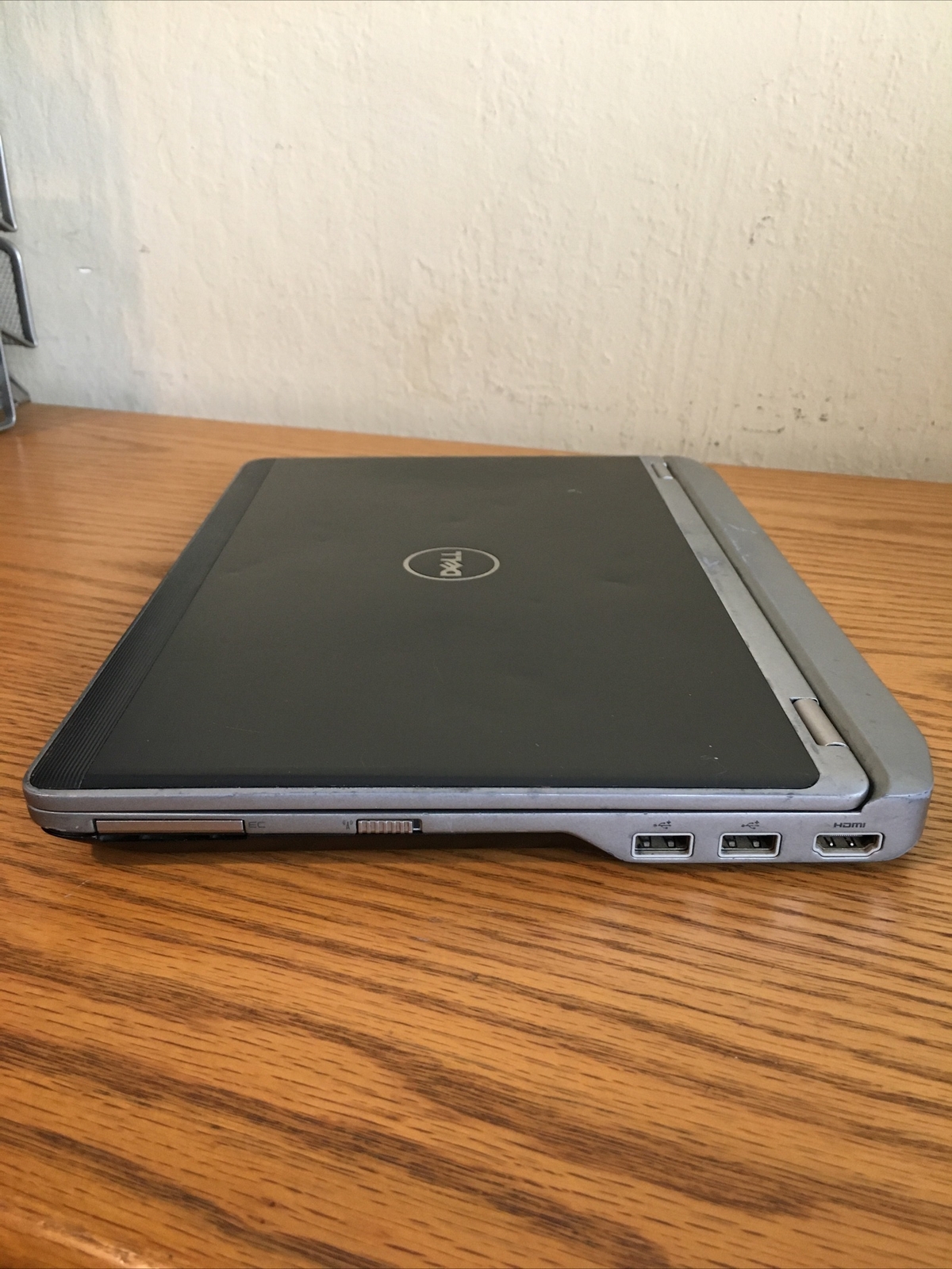 DELL LATITUDE E6220 INTEL i5 4GB RAM. Dead Motherboard. Not Working For Parts