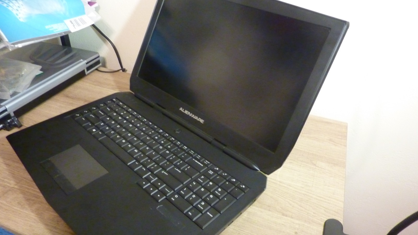 Dell Alienware 17 R3 Gaming Laptop i7-6700HQ GTX 1070 17.3″ for PARTS w/ AC