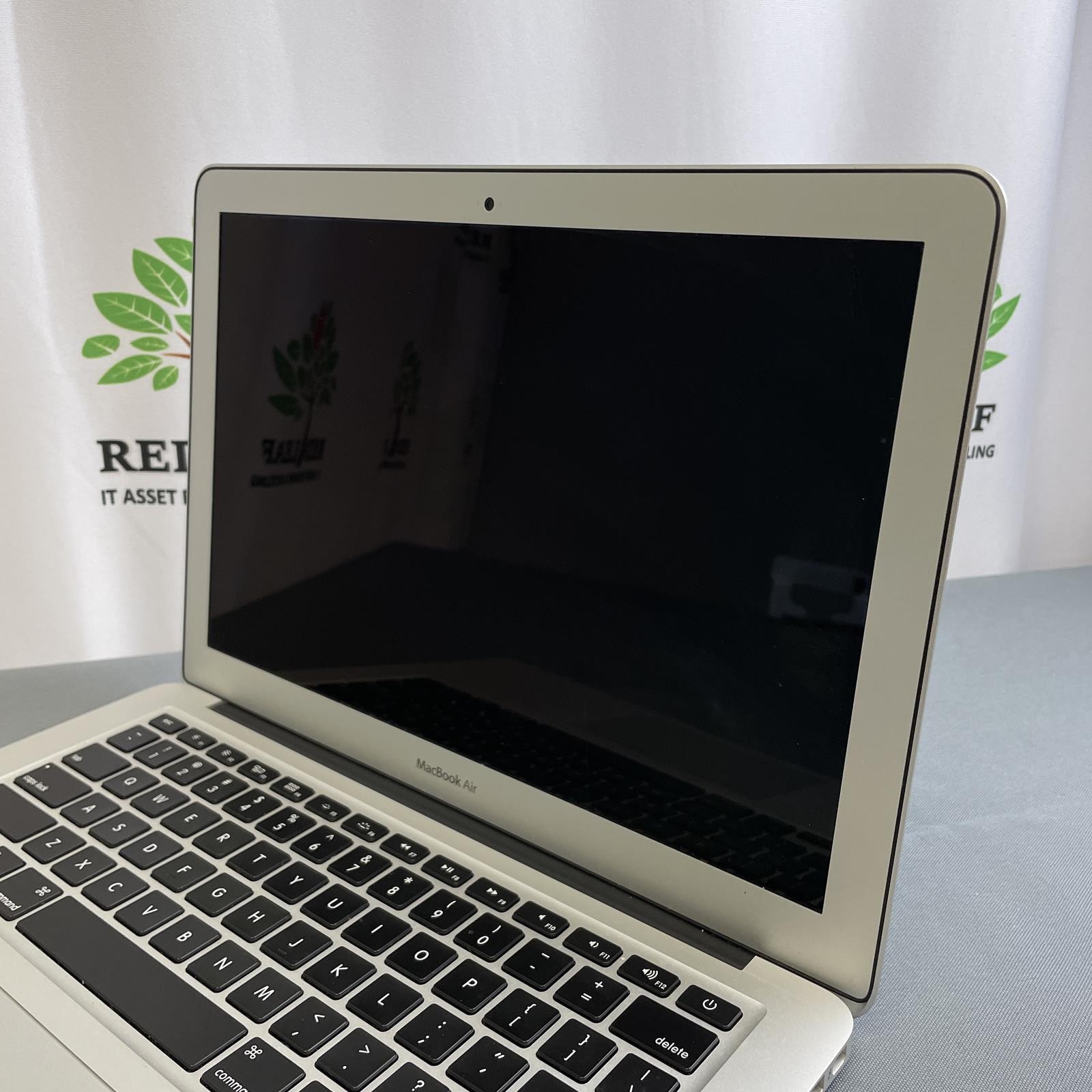 APPLE MacBook Air A1466 13 in 2017, Core i5, 8GB RAM, 256GB SSD | 300 Cycles