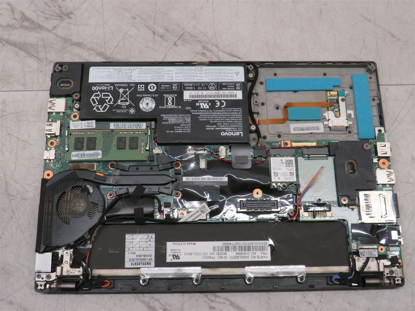 Lenovo ThinkPad X270 Intel Core i5-6300u @ 2.40GHz 8GB RAM 12.5″ Laptop With AC