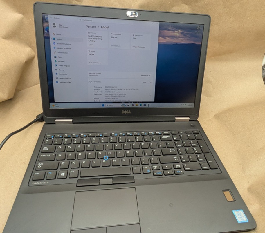 Dell Latitude E5570 15.6″ i7 6820HQ 2.7GHz 8GB RAM 256GB SSD Win 11 AC Adapter