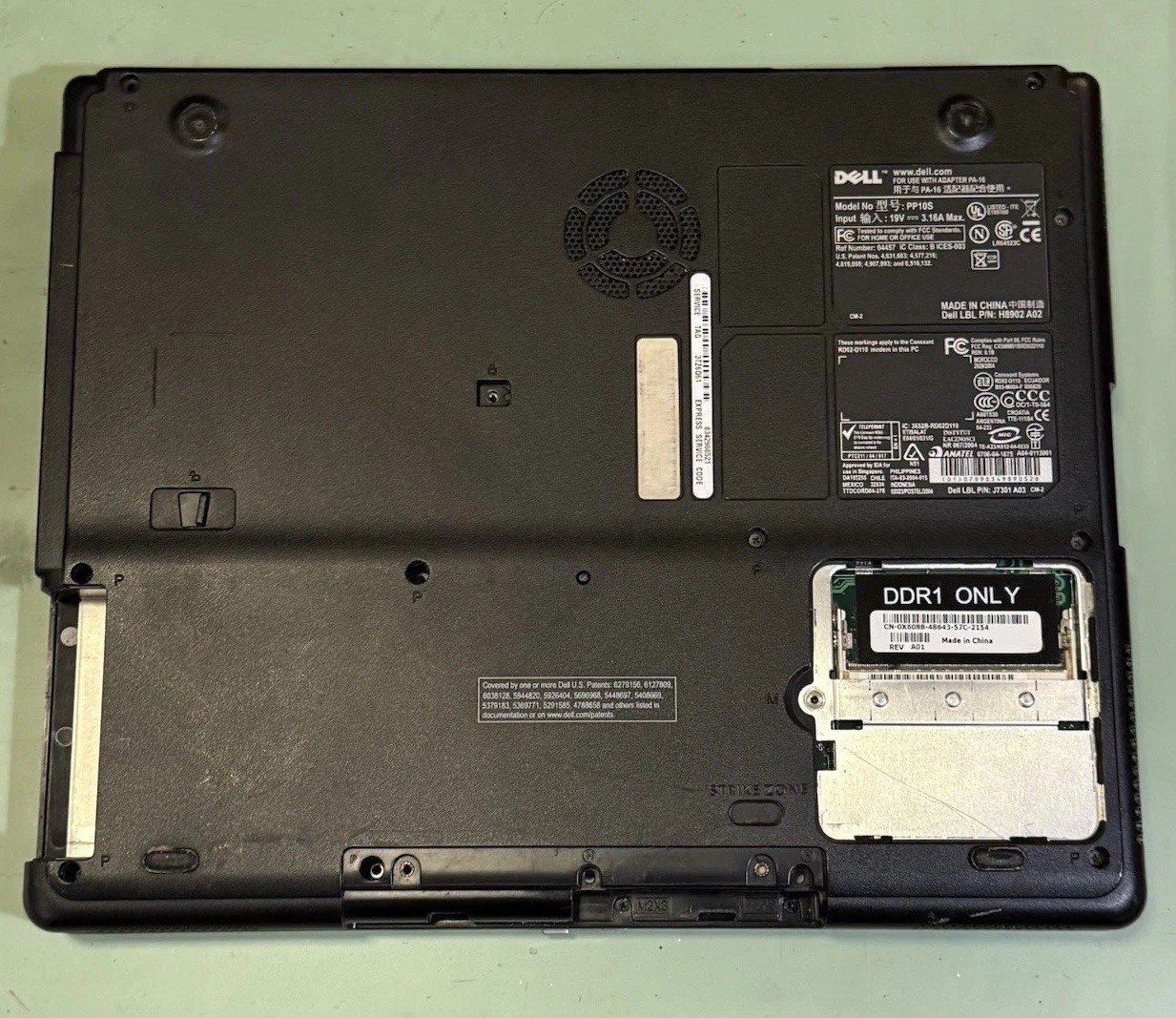 Vintage Dell Inspirion 1200 Laptop Model PP10S Untested For Parts Repair