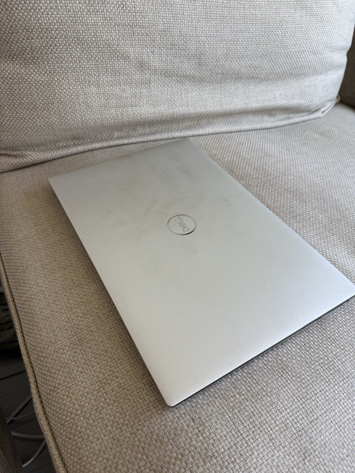 Dell XPS 15 9530 i7 16GB RAM 1 TB 4 GB Graphics Card Windows