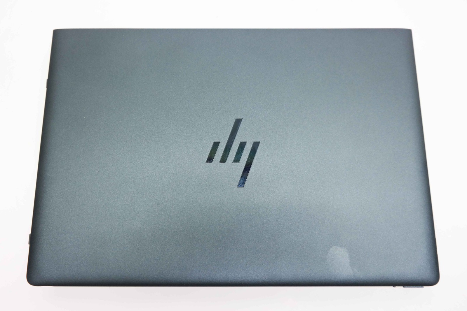 HP Spectre 3-in-1 17″ Foldable Laptop Core i7-1250U 16GB 1TB
