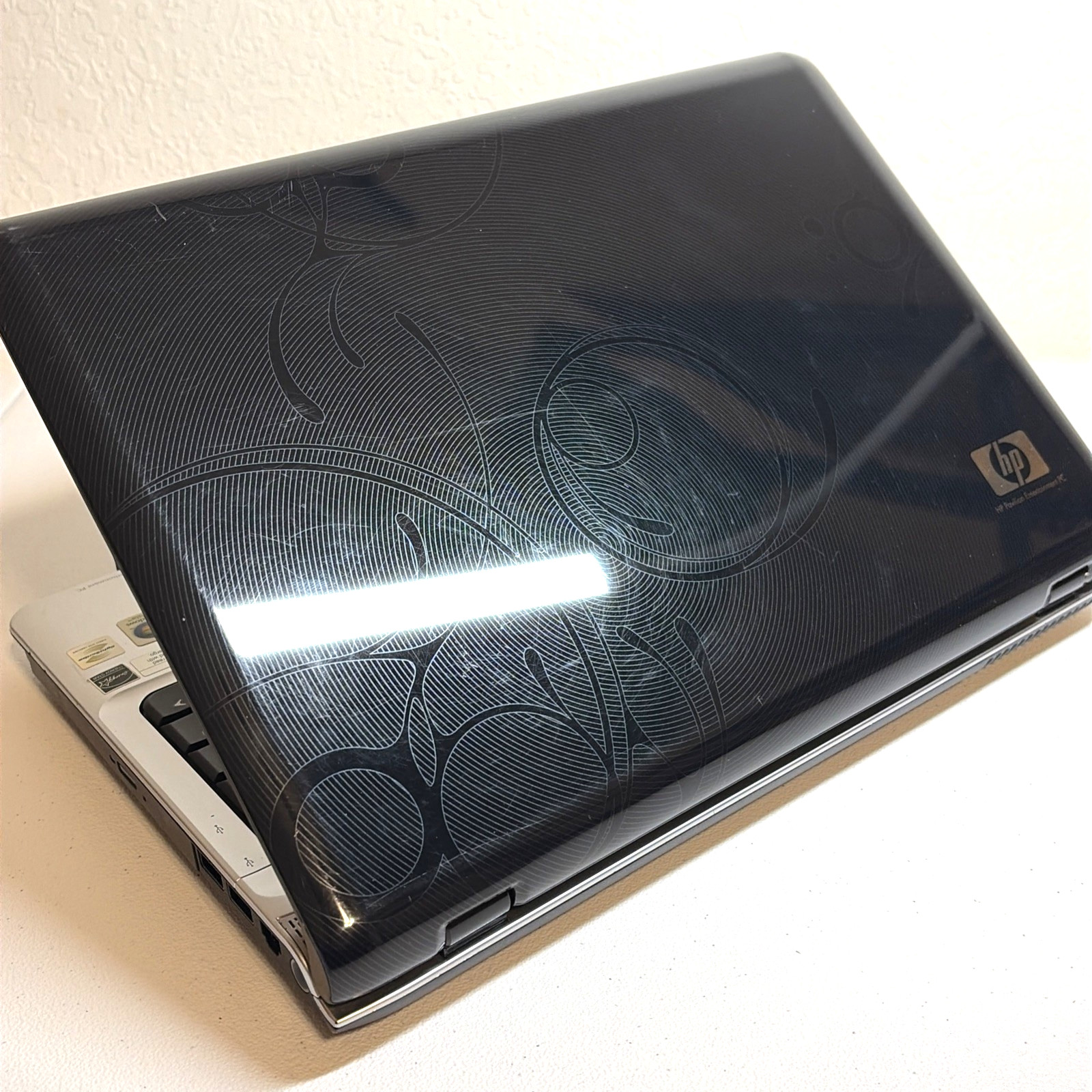 HP Pavilion DV2500 14.1-inch AMD Turion Nvidia Laptop Windows DVD Vista No HDD