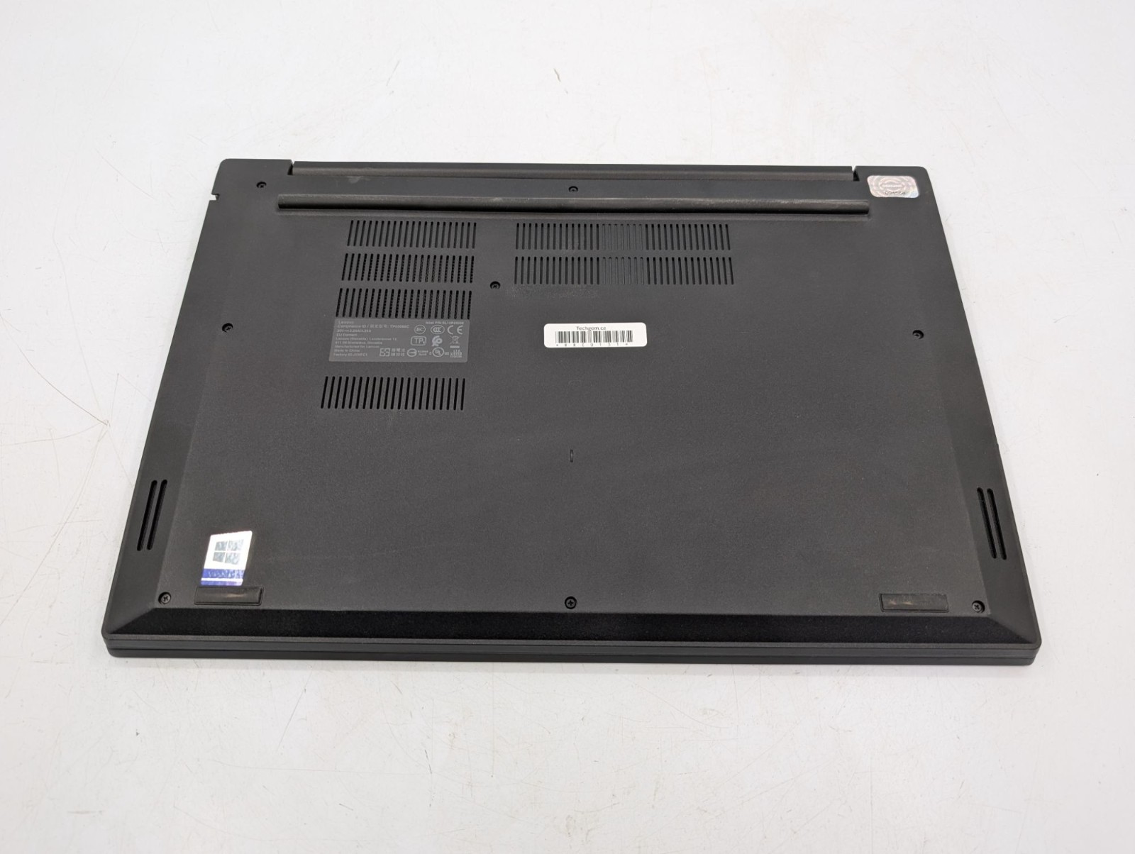 Lenovo ThinkPad E590 15.6″ Intel i5-8265U 16GB RAM 256GB SSD 1TB HDD Win 11 Pro