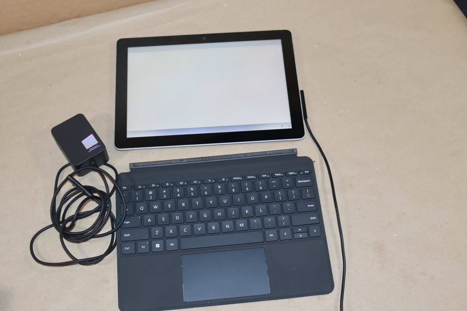 Microsoft Surface Go LTE 1825 10.5″ 8GB RAM 128GB SSD Cellular + Wifi