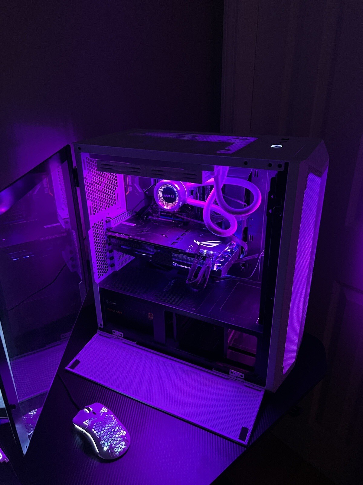 GAMING PC SETUP PC AND MONITOR
