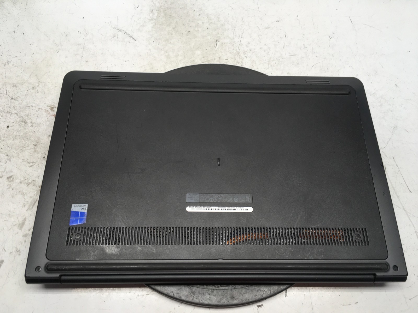 Dell Latitude 3550 Intel i3-5005U 2GHz 4 GB NO HDD