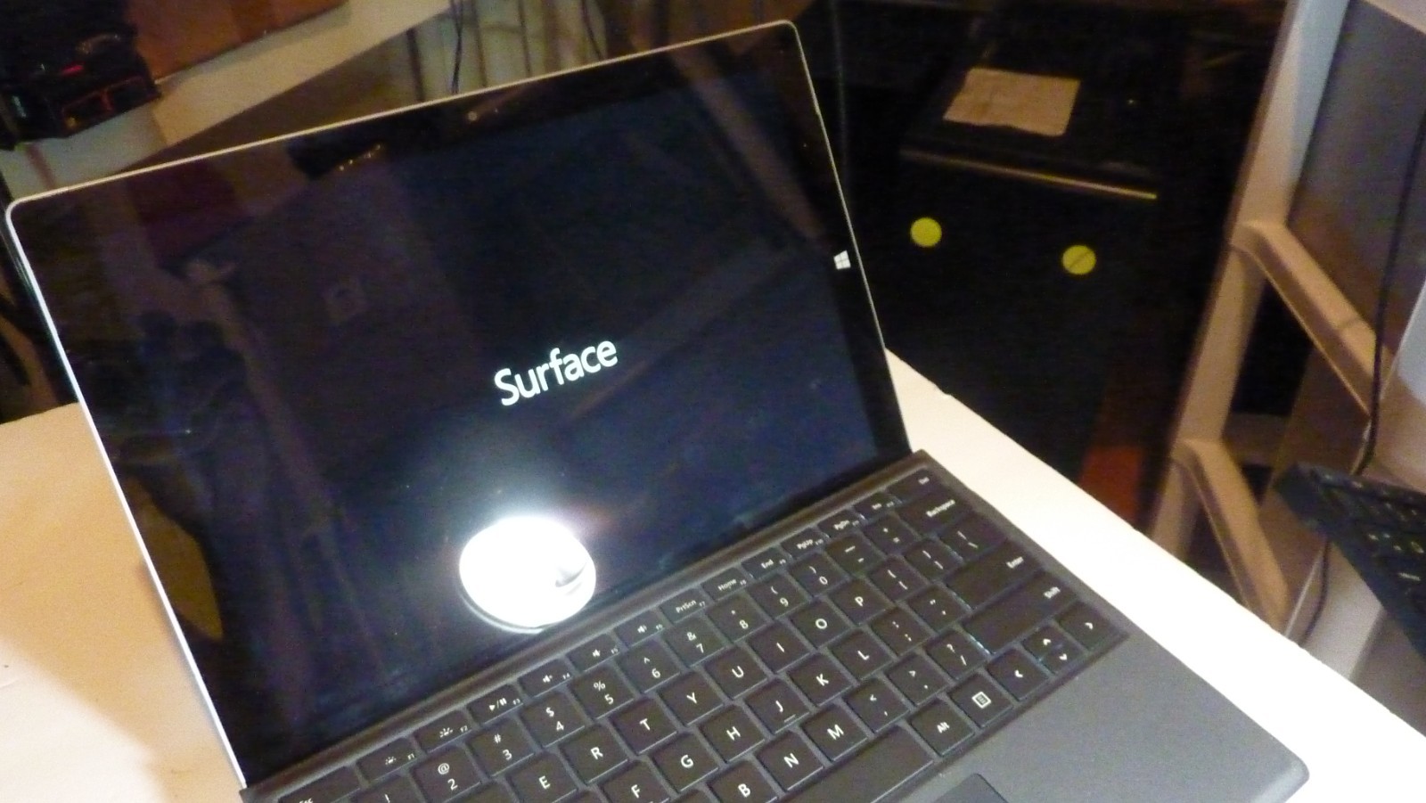 Microsoft Surface Pro 3 i7-4650U 8GB 256GB –– W/ Keyboard- WIN 11 +CHARGER