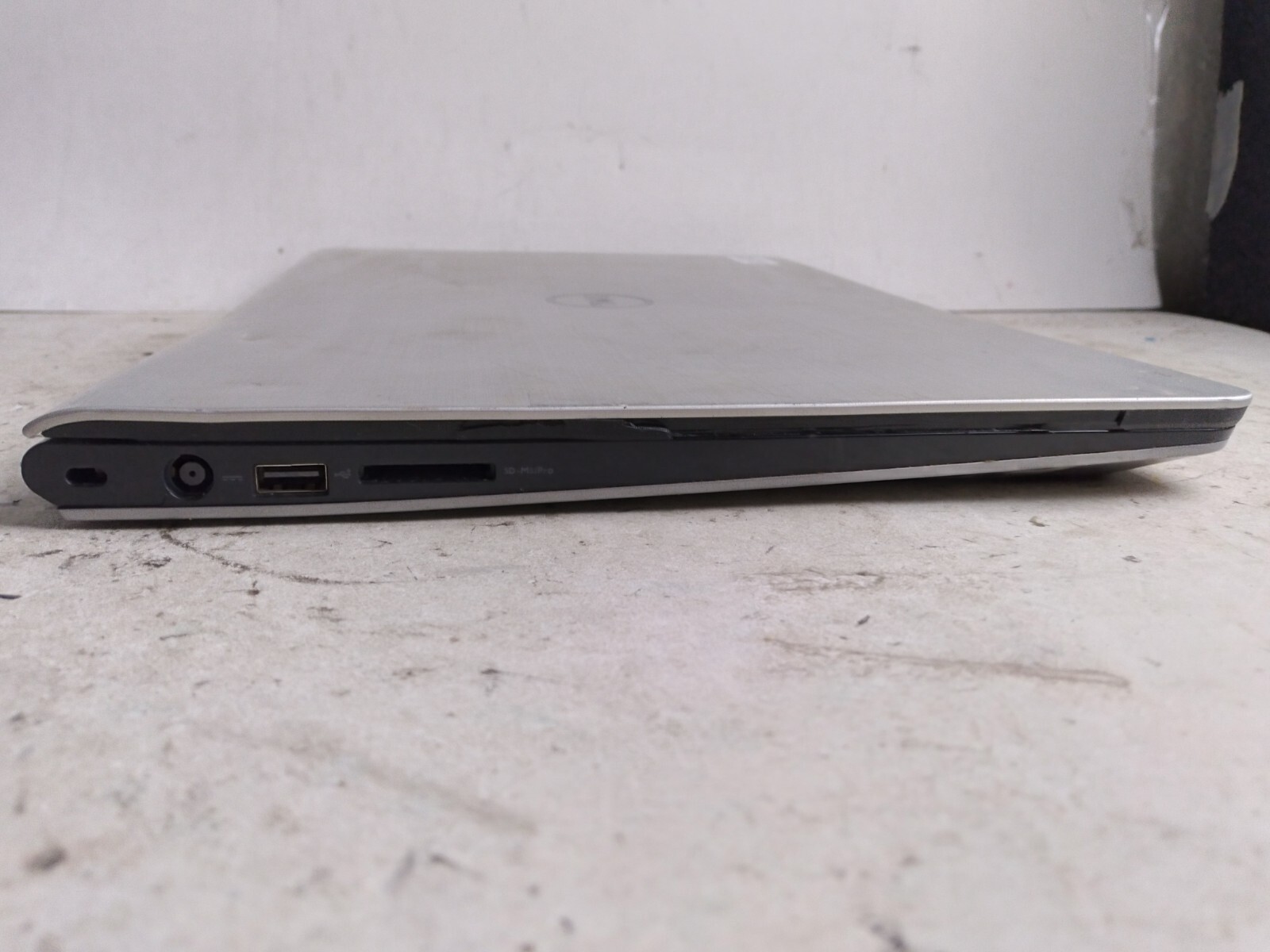 Dell P39F w/i5-5200U, 8GB RAM, 1TB HDD, 15.6″ Laptop for Parts/Repair