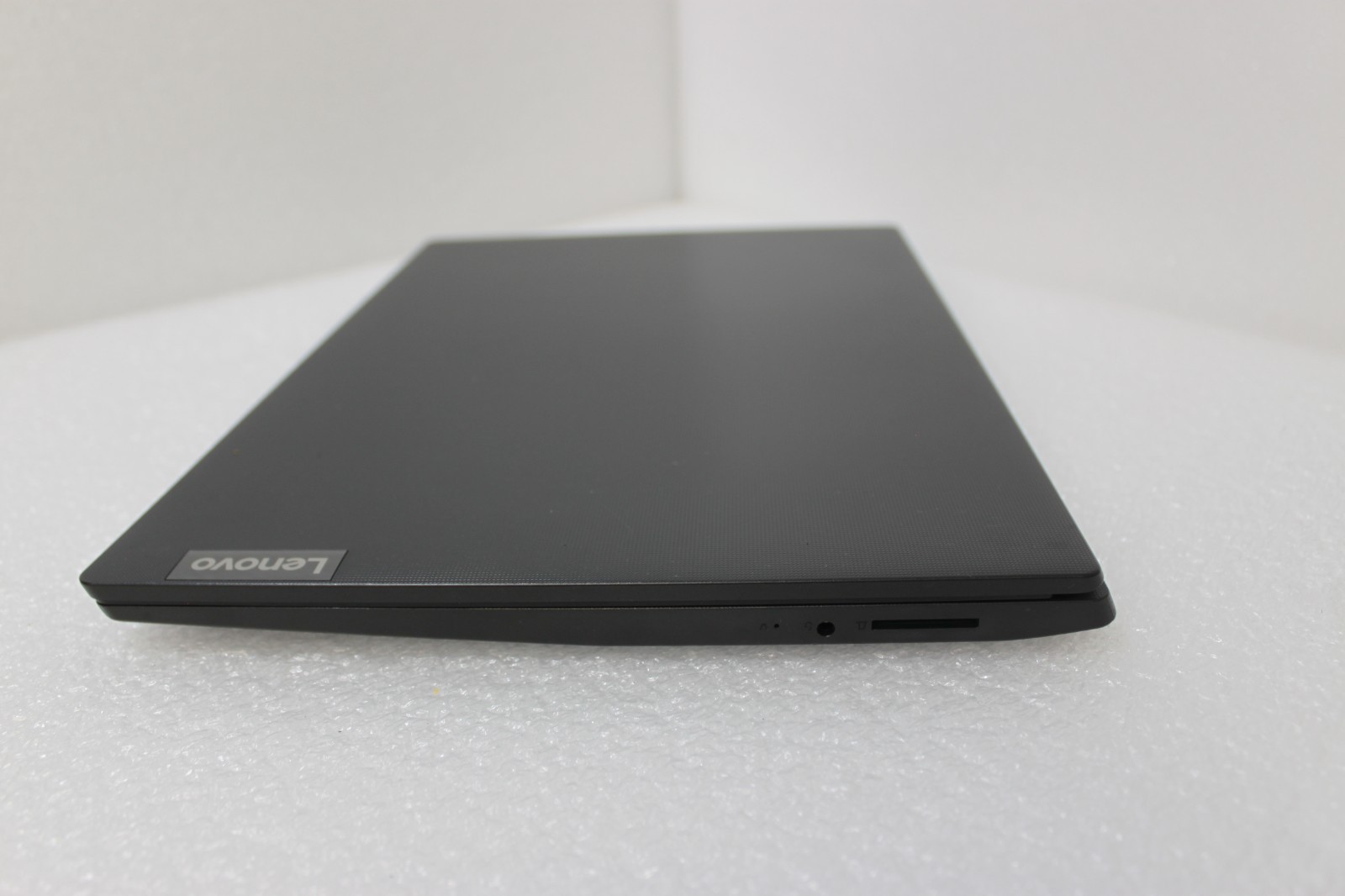Lenovo IdeaPad S145-15AST 15.6″ A6-9225 2.60Ghz 4GB 500GB HDD Windows 10 Pro