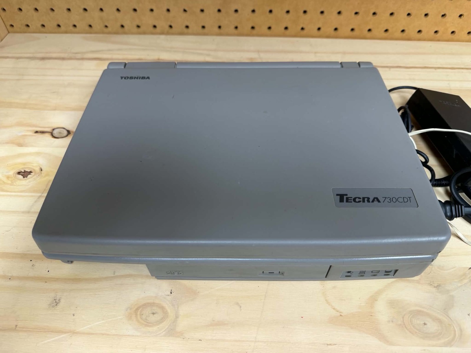 Toshiba Tecra 730CDT Vintage Laptop Notebook 1842