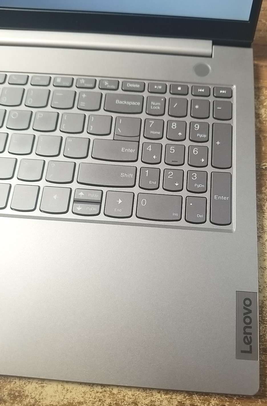 Lenovo ThinkBook 15 G2 15.6″ W/ Touch, Ryzen 7 4700U, 16GB, 512GB SSD Laptop