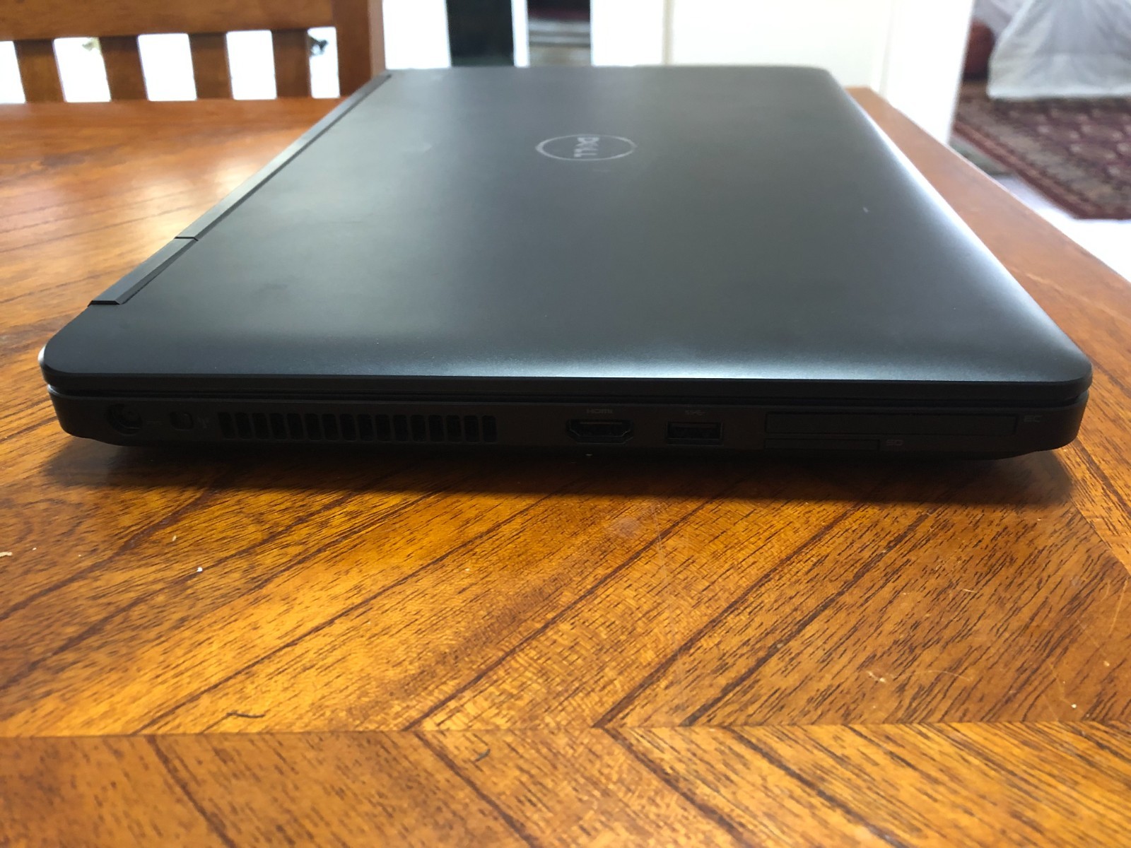 DELL LATITUDE E5540 Laptop w/ Intel Core i5-4310U 2.00 GHZ + 8 GB 460GB HD