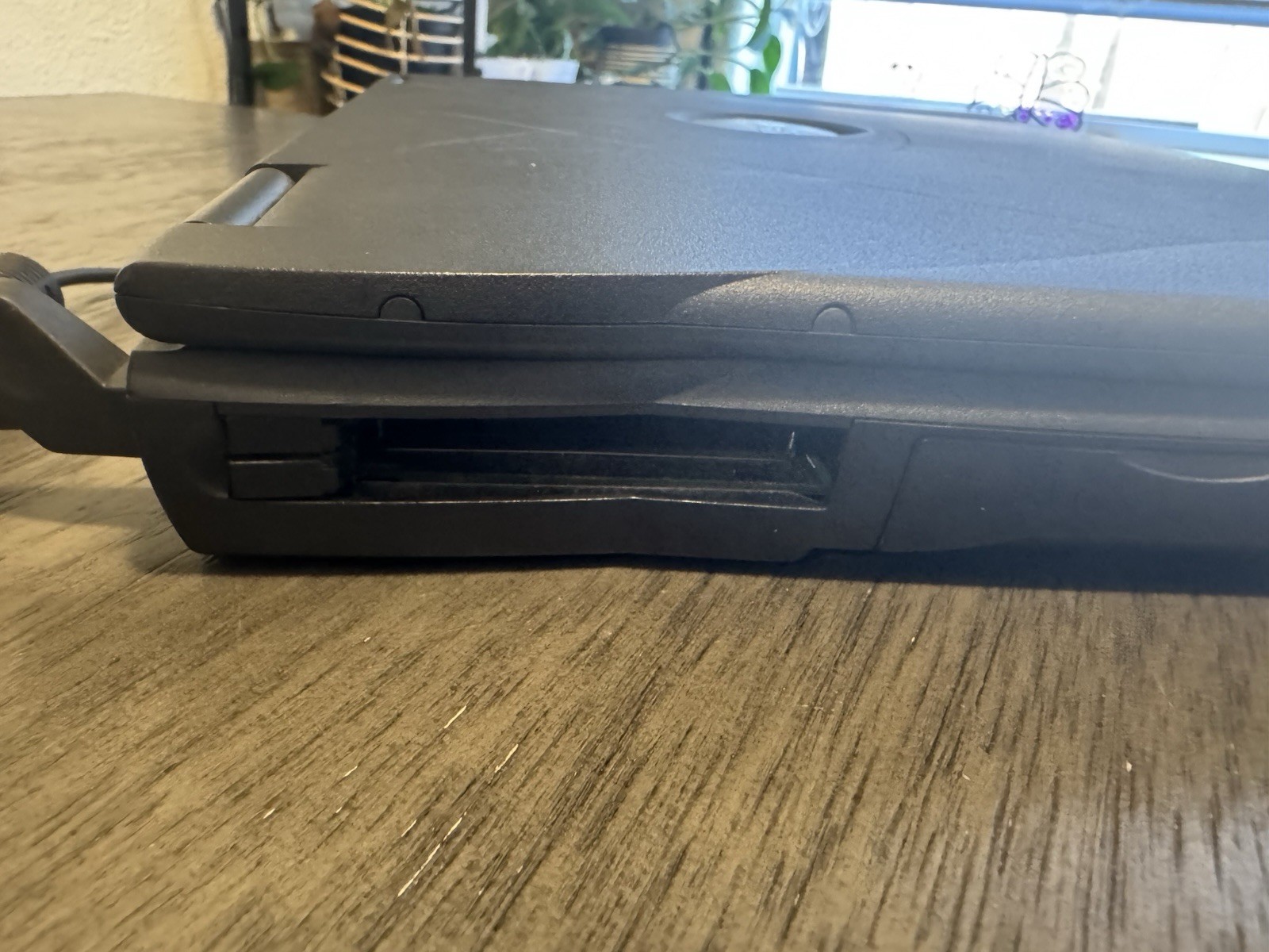 Dell Latitude C610 PP01L Pentium III 1GHz 1GB RAM 40GB HDD Windows 2000 Laptop