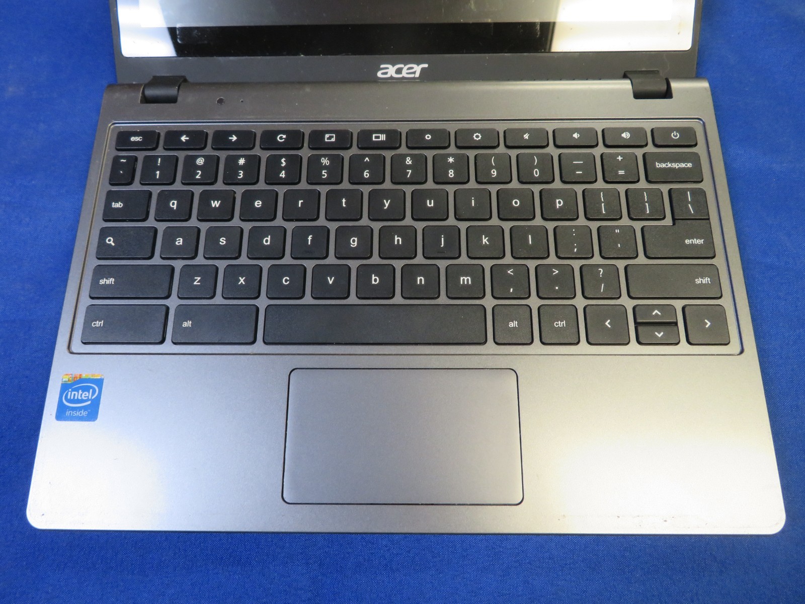 ACER Chromebook C720 – ZHN Laptop *WORKS FOR PARTS (SCREEN & BATTERY)*