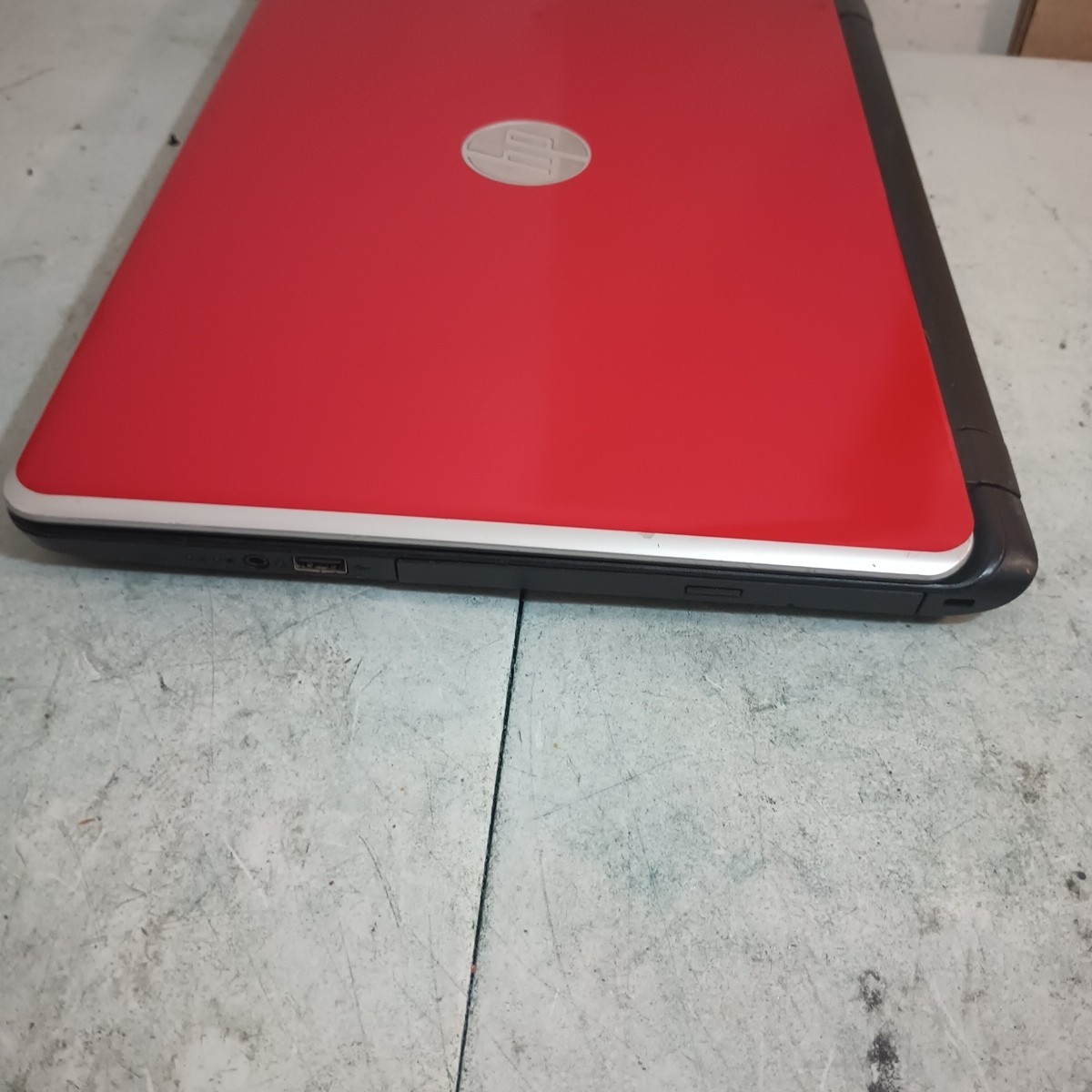 15.6″ RED LIGHT GAMING HP 350 ` 1.70GHz, 12GB RAM,256GB SSD,DVDRW,WIN11,CAM