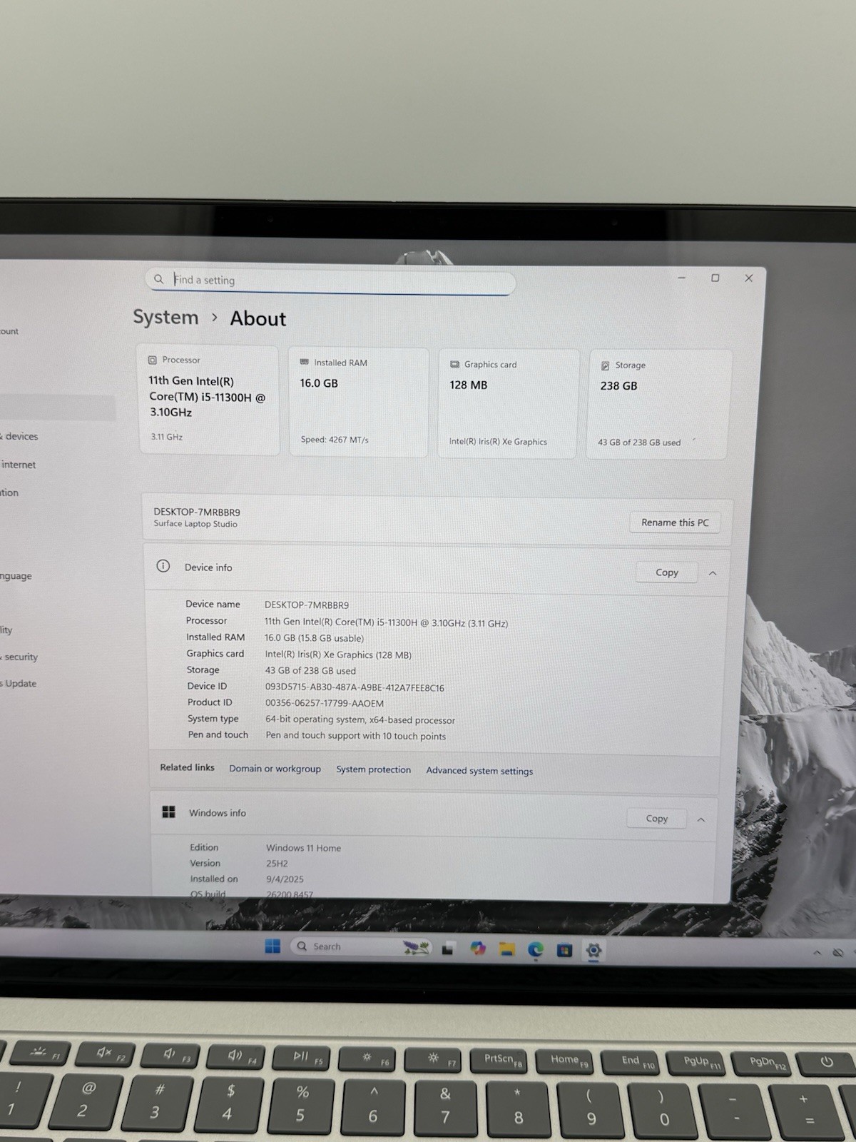Microsoft Surface Laptop Studio 14.4” – i5 11th Gen | 16GB RAM | 256GB SSD – 22C