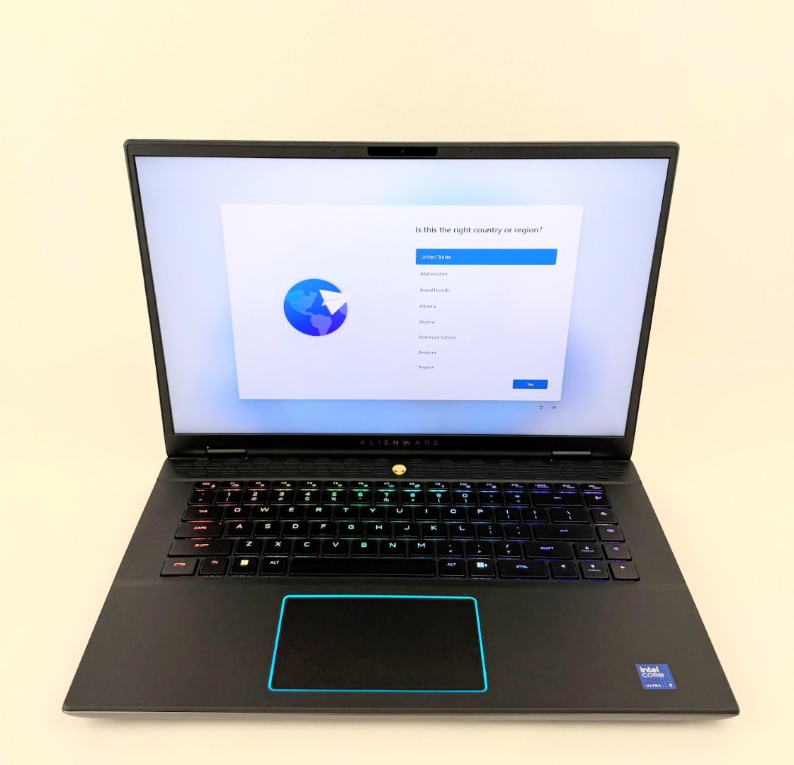 Alienware m16 R2 16″ 2560×1600 240Hz Ultra 9 185H 32GB 1TB RTX 4070 W11H