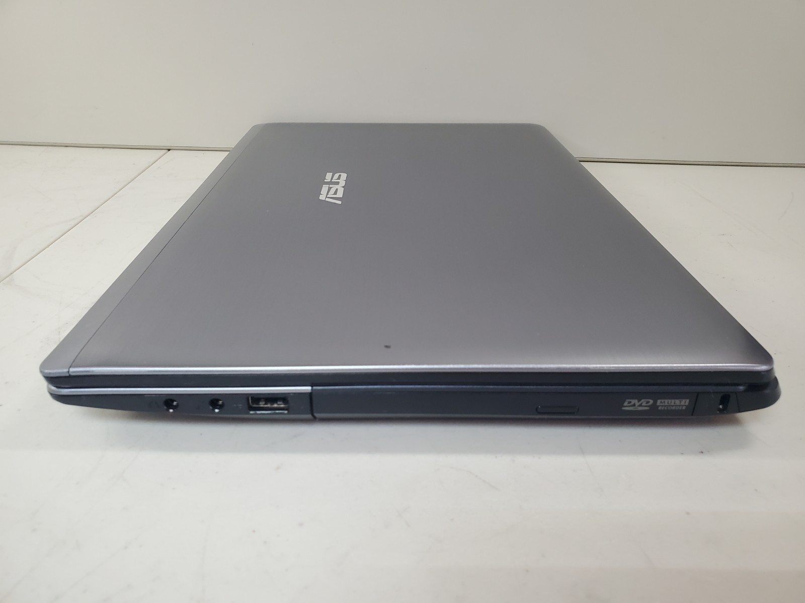 ASUS U57A 15″ Laptop Intel Core i5-2450M 2.50GHz 8GB RAM/256gb
