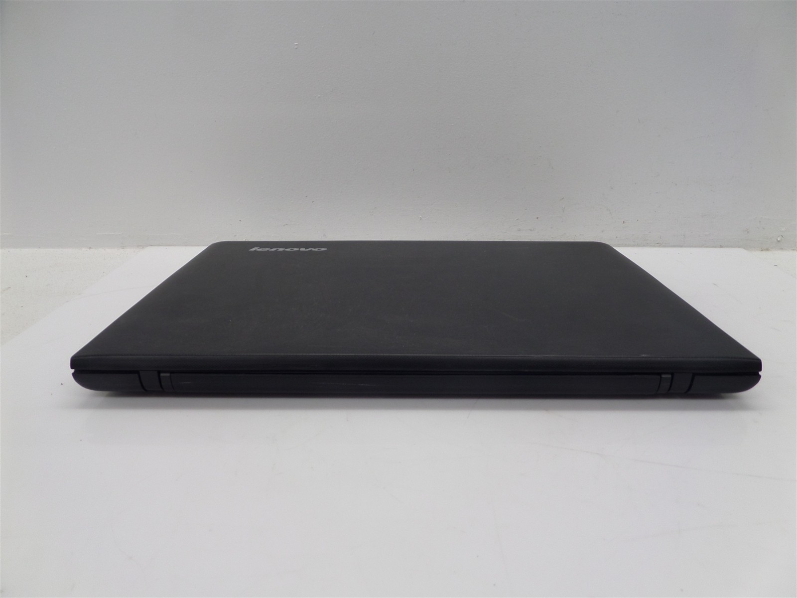 Lenovo G50-45 Laptop w/ AMD A8-6410 2GHz APU 4GB RAM – No HDD/OS, Broken Hinge