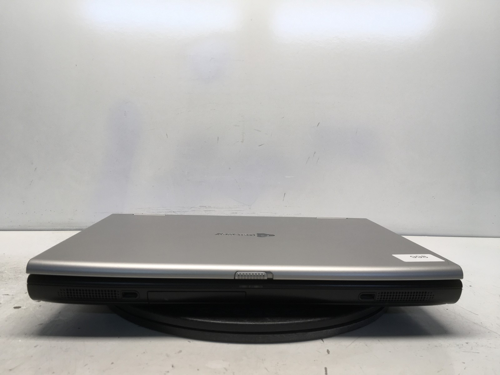 Gateway 7322 Mobile Intel Pentium 4 1860MHz 480 MB NO HDD No Batt